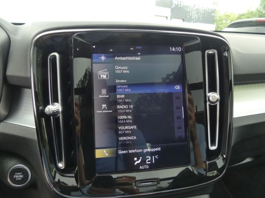 Volvo  XC40 1.5 T5 Twin Engine Momentum Pro | TREKHAAK | PANORAMADAK | DODEHOEKDETECTIE | CAMERA | ActivLease financial lease