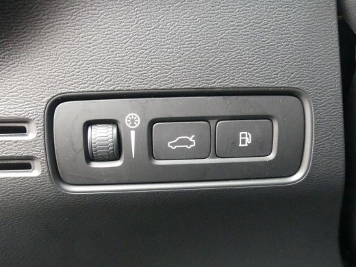 Volvo  XC40 1.5 T5 Twin Engine Momentum Pro | TREKHAAK | PANORAMADAK | DODEHOEKDETECTIE | CAMERA | ActivLease financial lease