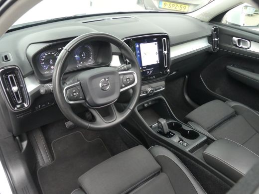 Volvo  XC40 1.5 T5 Twin Engine Momentum Pro | TREKHAAK | PANORAMADAK | DODEHOEKDETECTIE | CAMERA | ActivLease financial lease