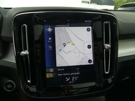 Volvo  XC40 1.5 T5 Twin Engine Momentum Pro | TREKHAAK | PANORAMADAK | DODEHOEKDETECTIE | CAMERA | ActivLease financial lease