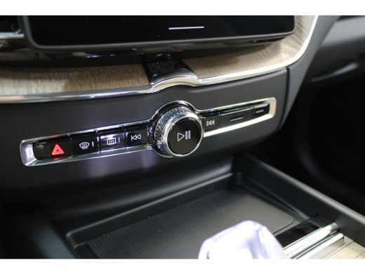 Volvo  XC60 T6 355PK Ultra Bright | Luchtvering | B&W Audio | 360° | Panoramadak | Geheugenfunctie | Getint Glas ActivLease financial lease