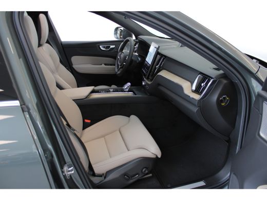 Volvo  XC60 T6 355PK Ultra Bright | Luchtvering | B&W Audio | 360° | Panoramadak | Geheugenfunctie | Getint Glas ActivLease financial lease