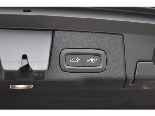 Volvo  XC60 T6 Plus Black Edition | Pano | BLIS | Verwarmbare Voorstoelen + Stuurwiel | ActivLease financial lease