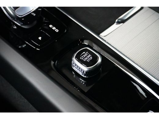 Volvo  XC60 T6 Plus Black Edition | Pano | BLIS | Verwarmbare Voorstoelen + Stuurwiel | ActivLease financial lease