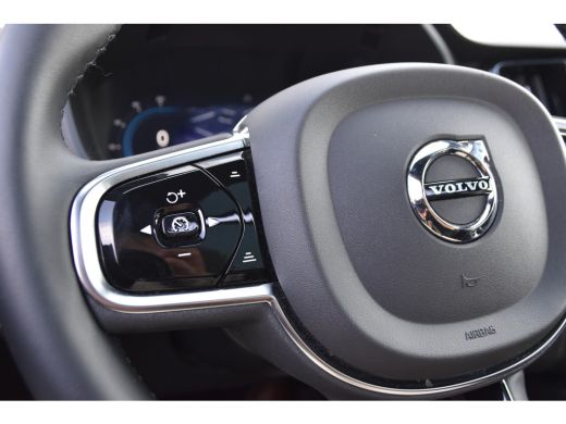 Volvo  XC60 T6 Ultimate Dark | Luchtvering | Pano | 360 Cam | ActivLease financial lease