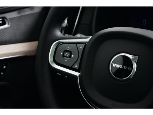 Volvo  XC90 T8 Ultra Dark Facelift | 3e stoelrij | Achteruitrijcamera met 360° Surround View | Head-up-display ActivLease financial lease