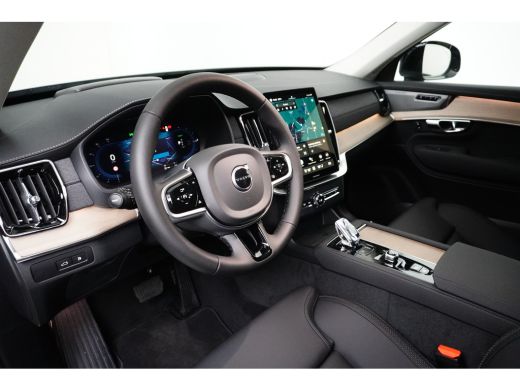Volvo  XC90 T8 Ultra Dark Facelift | 3e stoelrij | Achteruitrijcamera met 360° Surround View | Head-up-display ActivLease financial lease