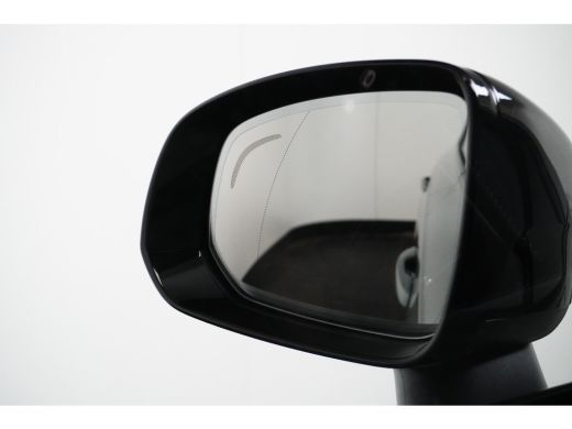 Volvo  XC90 T8 Ultra Dark Facelift | 3e stoelrij | Achteruitrijcamera met 360° Surround View | Head-up-display ActivLease financial lease