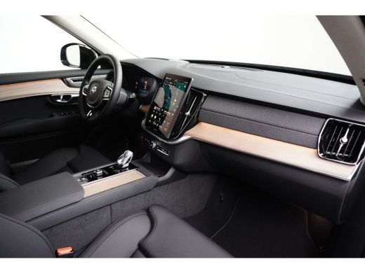 Volvo  XC90 T8 Ultra Dark Facelift | 3e stoelrij | Achteruitrijcamera met 360° Surround View | Head-up-display ActivLease financial lease