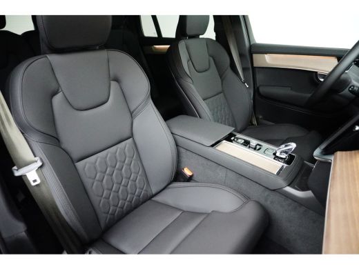 Volvo  XC90 T8 Ultra Dark Facelift | 3e stoelrij | Achteruitrijcamera met 360° Surround View | Head-up-display ActivLease financial lease