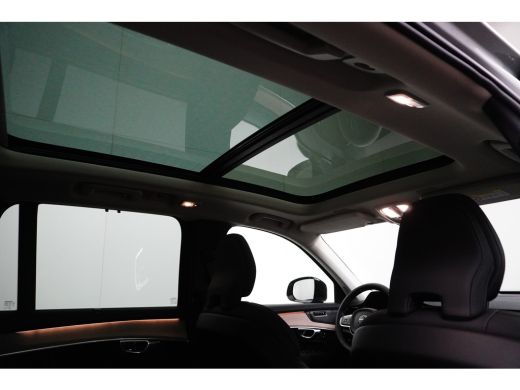 Volvo  XC90 T8 Ultra Dark Facelift | 3e stoelrij | Achteruitrijcamera met 360° Surround View | Head-up-display ActivLease financial lease