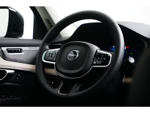 Volvo  XC90 T8 Ultra Dark Facelift | 3e stoelrij | Achteruitrijcamera met 360° Surround View | Head-up-display ActivLease financial lease