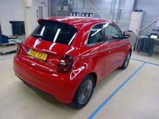 Fiat 500 Urban 42 kWh | Achteruitrijcamera | Navigatie | Stoelverwarming | Climate Control | Dodehoekdetec...