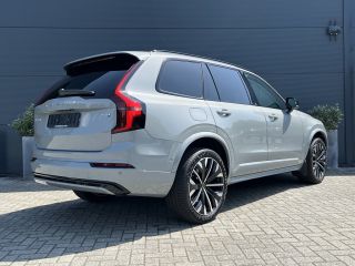 Volvo  XC90 T8 Ultra Dark AWD Facelift | 3e stoelrij | Achteruitrijcamera met 360° Surround View | Head-up-di...