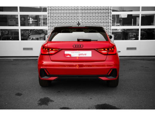 Audi A1 Sportback Sportback 30 TFSI 110pk S edition | Navigatie | Keyless | Stoelverwarming | SONOS | 18" ActivLease financial lease