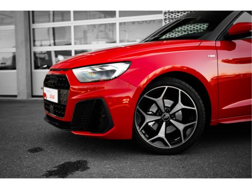 Audi A1 Sportback Sportback 30 TFSI 110pk S edition | Navigatie | Keyless | Stoelverwarming | SONOS | 18" ActivLease financial lease