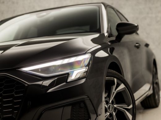 Audi A3 Limousine 30 TFSI Sport Automaat (APPLE CARPLAY, GROOT NAVI, GETINT GLAS, SPORTSTOELEN, CRUISE, C... ActivLease financial lease