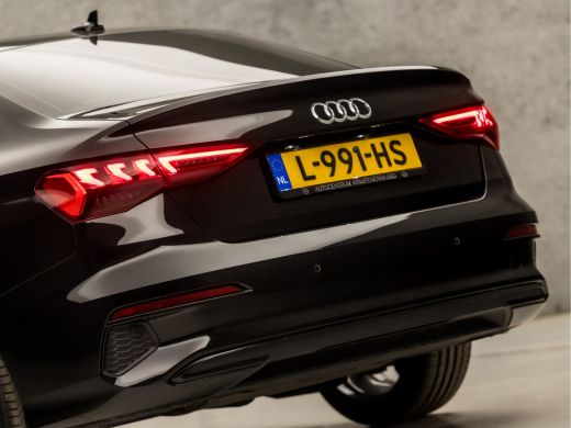 Audi A3 Limousine 30 TFSI Sport Automaat (APPLE CARPLAY, GROOT NAVI, GETINT GLAS, SPORTSTOELEN, CRUISE, C... ActivLease financial lease