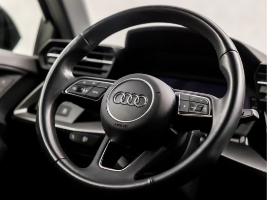 Audi A3 Limousine 30 TFSI Sport Automaat (APPLE CARPLAY, GROOT NAVI, GETINT GLAS, SPORTSTOELEN, CRUISE, C... ActivLease financial lease
