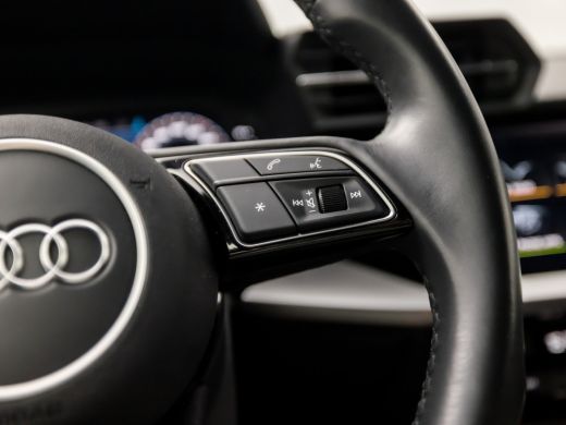 Audi A3 Limousine 30 TFSI Sport Automaat (APPLE CARPLAY, GROOT NAVI, GETINT GLAS, SPORTSTOELEN, CRUISE, C... ActivLease financial lease