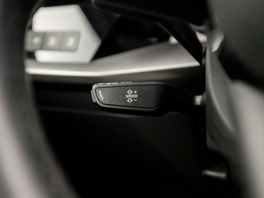 Audi A3 Limousine 30 TFSI Sport Automaat (APPLE CARPLAY, GROOT NAVI, GETINT GLAS, SPORTSTOELEN, CRUISE, C... ActivLease financial lease