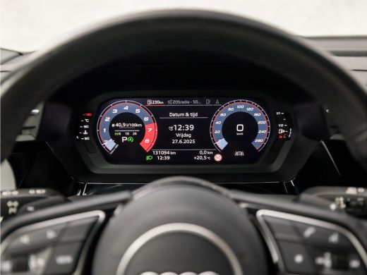 Audi A3 Limousine 30 TFSI Sport Automaat (APPLE CARPLAY, GROOT NAVI, GETINT GLAS, SPORTSTOELEN, CRUISE, C... ActivLease financial lease