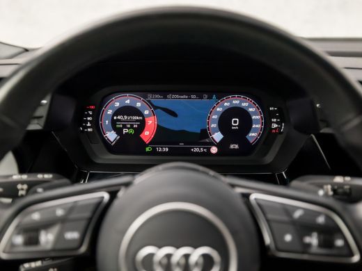 Audi A3 Limousine 30 TFSI Sport Automaat (APPLE CARPLAY, GROOT NAVI, GETINT GLAS, SPORTSTOELEN, CRUISE, C... ActivLease financial lease