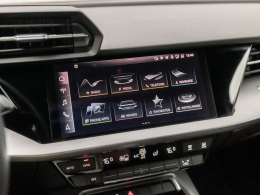 Audi A3 Limousine 30 TFSI Sport Automaat (APPLE CARPLAY, GROOT NAVI, GETINT GLAS, SPORTSTOELEN, CRUISE, C... ActivLease financial lease