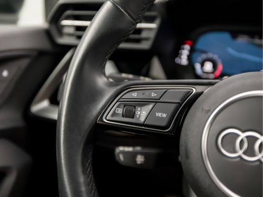 Audi A3 Sportback 30 TFSI Sport Automaat (APPLE CARPLAY, GROOT NAVI, CLIMATE, LED KOPLAMPEN, SPORTSTOELEN... ActivLease financial lease