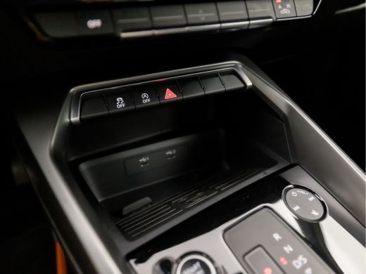 Audi A3 Sportback 30 TFSI Sport Automaat (APPLE CARPLAY, GROOT NAVI, CLIMATE, LED KOPLAMPEN, SPORTSTOELEN... ActivLease financial lease