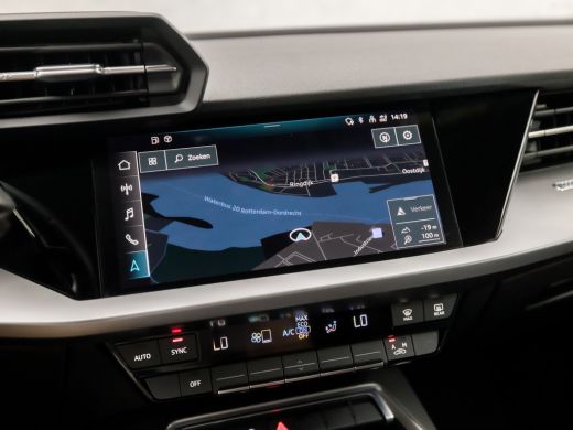 Audi A3 Sportback 30 TFSI Sport Automaat (APPLE CARPLAY, GROOT NAVI, CLIMATE, LED KOPLAMPEN, SPORTSTOELEN... ActivLease financial lease