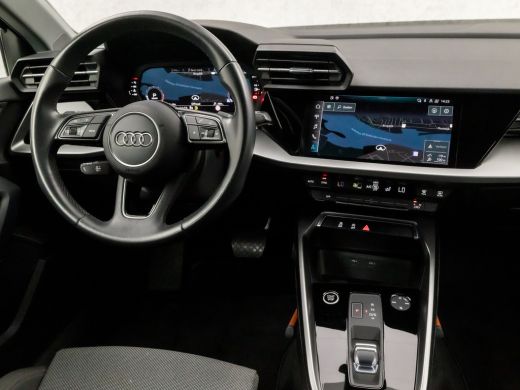 Audi A3 Sportback 30 TFSI Sport Automaat (APPLE CARPLAY, GROOT NAVI, CLIMATE, LED KOPLAMPEN, SPORTSTOELEN... ActivLease financial lease