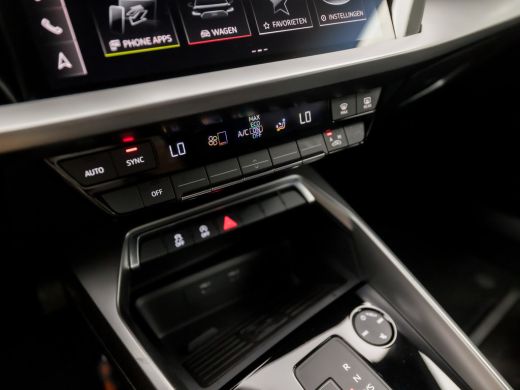 Audi A3 Sportback 30 TFSI Sport Automaat (APPLE CARPLAY, GROOT NAVI, CLIMATE, LED KOPLAMPEN, SPORTSTOELEN... ActivLease financial lease