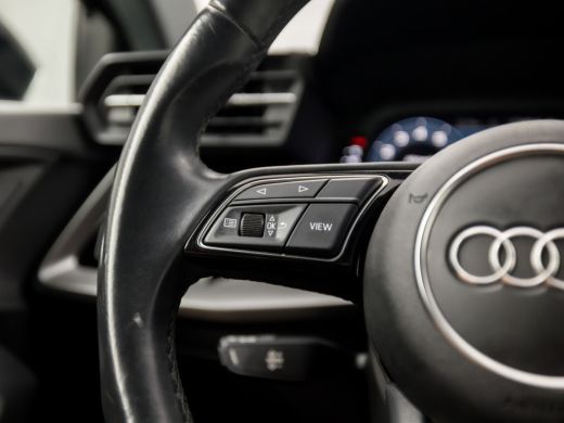 Audi A3 Sportback 30 TFSI Sportline Automaat (APPLE CARPLAY, GROOT NAVI, CLIMATE, PARKEERSENSOREN, SPORTS... ActivLease financial lease