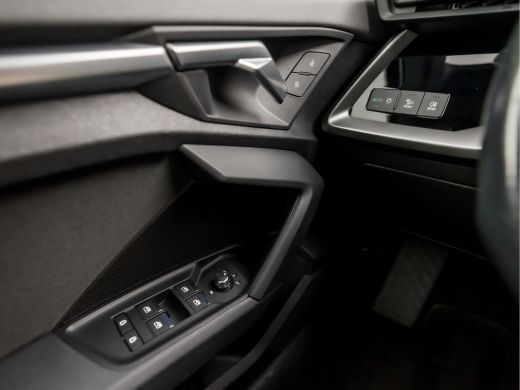 Audi A3 Sportback 30 TFSI Sportline Automaat (APPLE CARPLAY, GROOT NAVI, CLIMATE, PARKEERSENSOREN, SPORTS... ActivLease financial lease