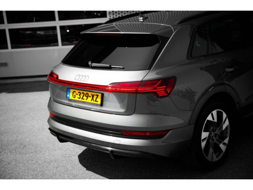 Audi e-tron 50 quattro 313pk Launch edition Black | Panoramadak | 20" | Parkeerhulp | Zwart optiek | Getint Glas ActivLease financial lease