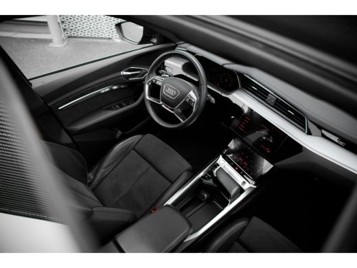 Audi e-tron 50 quattro 313pk Launch edition Black | Panoramadak | 20" | Parkeerhulp | Zwart optiek | Getint Glas ActivLease financial lease