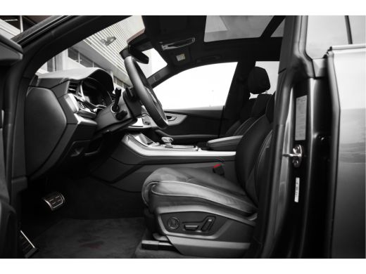 Audi Q8 55 TFSI e S edition 394pk | 23" | Vierwielbesturing | Panoramadak | Head-Up | Trekhaak ActivLease financial lease