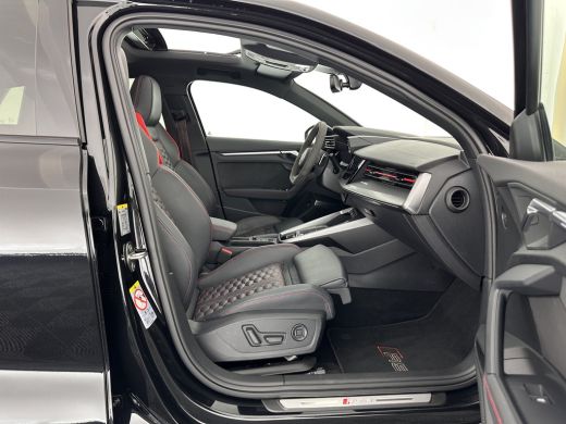 Audi RS3 2.5 TFSI quattro Aut. *PANO | HEAD-UP | MATRIX-LED | FULL-LED | ADAPTIVE-CRUISE | BLIND-SPOT | ME... ActivLease financial lease