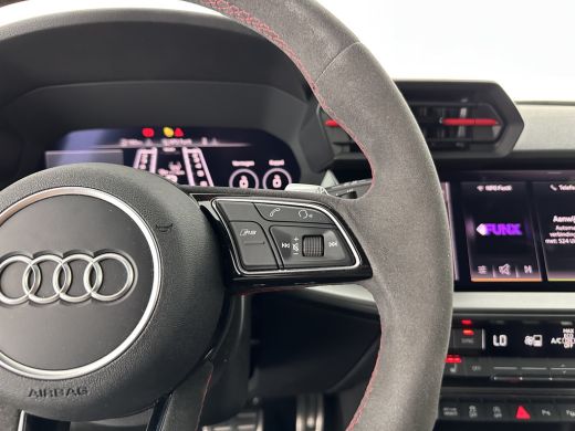 Audi RS3 2.5 TFSI quattro Aut. *PANO | HEAD-UP | MATRIX-LED | FULL-LED | ADAPTIVE-CRUISE | BLIND-SPOT | ME... ActivLease financial lease