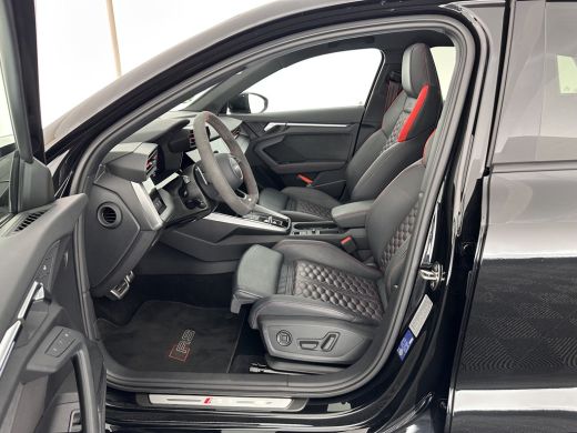 Audi RS3 2.5 TFSI quattro Aut. *PANO | HEAD-UP | MATRIX-LED | FULL-LED | ADAPTIVE-CRUISE | BLIND-SPOT | ME... ActivLease financial lease