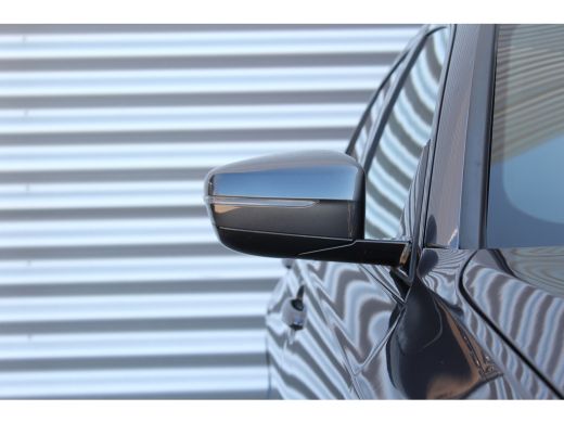 BMW 3 Serie 318i 156PK HIGH EXECUTIVE AUTOMAAT / NAVI / LEDER / CLIMA / FULL-LED / PDC / 19" LMV / CAMERA / K... ActivLease financial lease