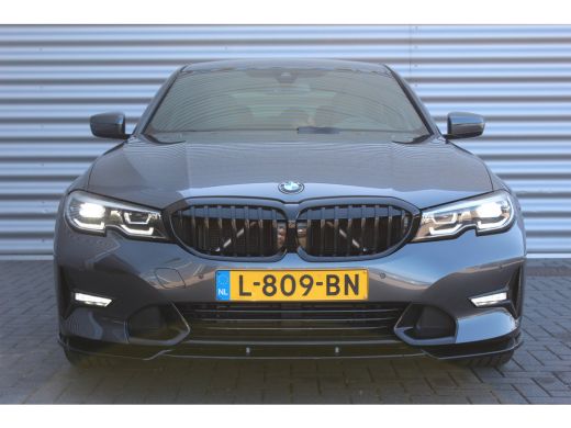 BMW 3 Serie 318i 156PK HIGH EXECUTIVE AUTOMAAT / NAVI / LEDER / CLIMA / FULL-LED / PDC / 19" LMV / CAMERA / K... ActivLease financial lease