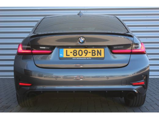 BMW 3 Serie 318i 156PK HIGH EXECUTIVE AUTOMAAT / NAVI / LEDER / CLIMA / FULL-LED / PDC / 19" LMV / CAMERA / K... ActivLease financial lease