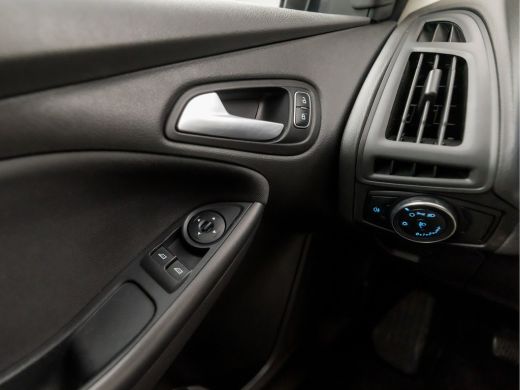 Ford Focus 1.0 Sport (AIRCO, STUURWIEL MULTIFUNCTIONEEL, START/STOP, SPORTSTOELEN, ELEK RAMEN, NIEUWSTAAT) ActivLease financial lease