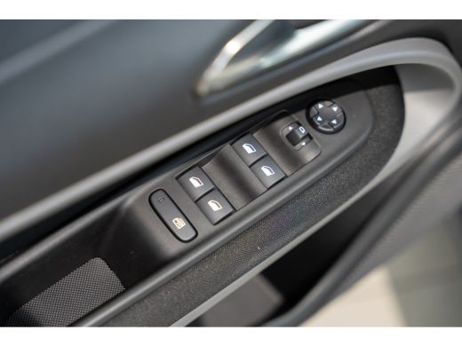 Jeep Avenger Longitude 54 kWh | Navigatie | Stoelverwarming | Keyless | 11kW | Cruise Controle | Climate Contr... ActivLease financial lease
