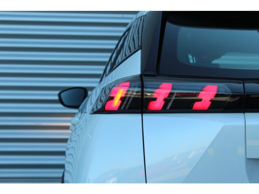 Peugeot 2008 1.2 PURETECH 100PK ACTIVE PACK / NAVI / CLIMA / LED / PDC / 16" LMV / PARELMOER / BLUETOOTH / CRU... ActivLease financial lease
