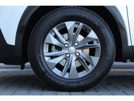 Peugeot 2008 1.2 PURETECH 100PK ACTIVE PACK / NAVI / CLIMA / LED / PDC / 16" LMV / PARELMOER / BLUETOOTH / CRU... ActivLease financial lease