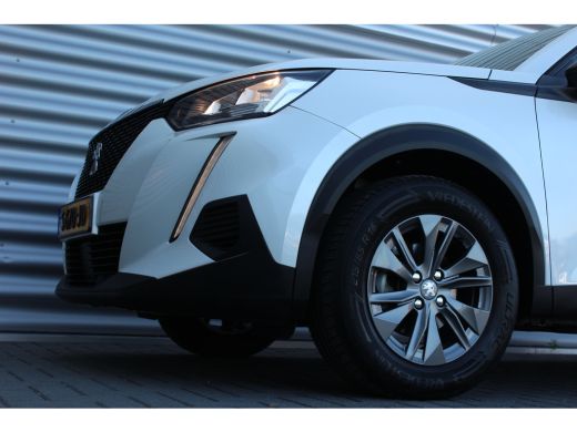 Peugeot 2008 1.2 PURETECH 100PK ACTIVE PACK / NAVI / CLIMA / LED / PDC / 16" LMV / PARELMOER / BLUETOOTH / CRU... ActivLease financial lease
