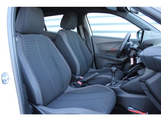 Peugeot 2008 1.2 PURETECH 100PK ACTIVE PACK / NAVI / CLIMA / LED / PDC / 16" LMV / PARELMOER / BLUETOOTH / CRU... ActivLease financial lease